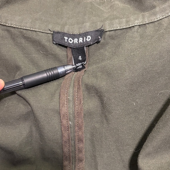 Torrid Olive Green Utility Jacket with Black Sleeves - Picture 5 of 6